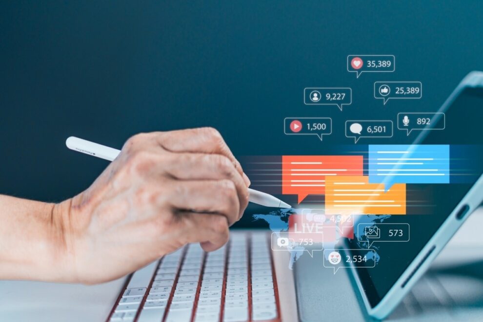 Social Media: Turning Familiarity into Patient Trust Social Media: Turning Familiarity into Patient Trust